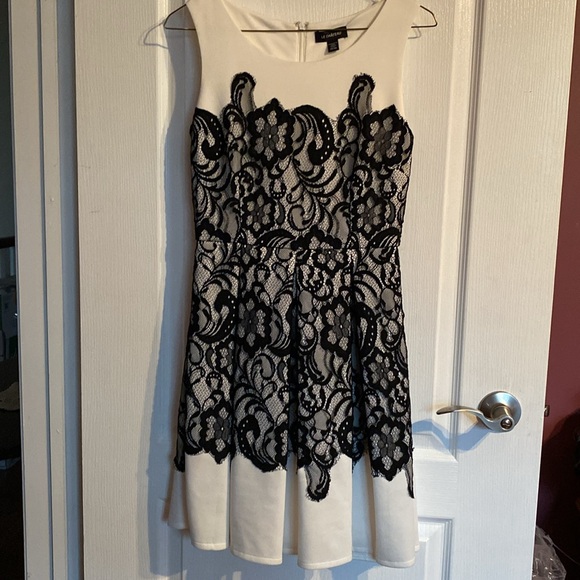 Ladies dress used good condition size 2 - Picture 3 of 3